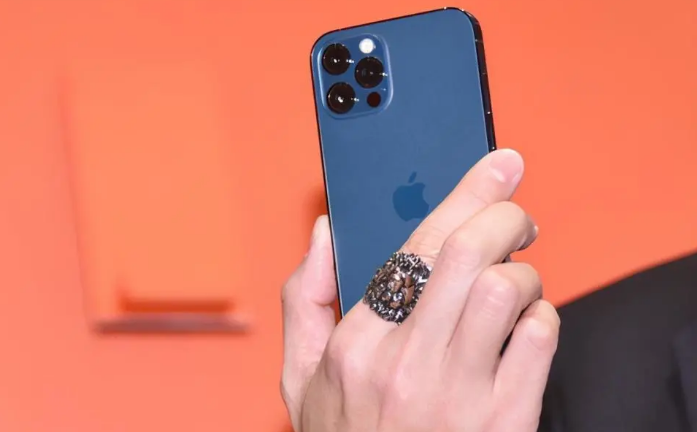 方城苹果手机维修分享iPhone12系列重启方法教程 